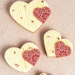 Dobla Chocoladedecoratie Lace Hart Rood / Wit (96 stuks)
