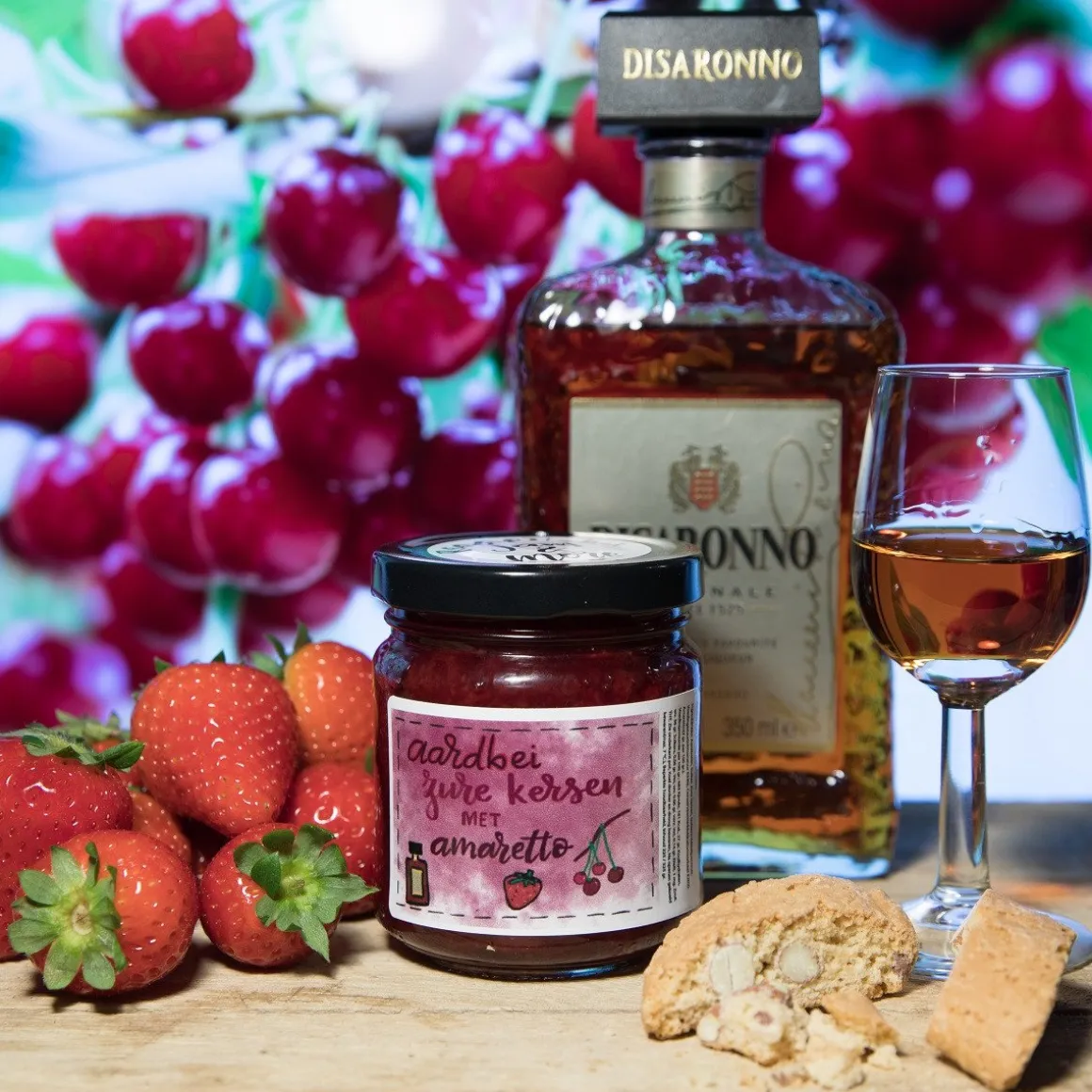 ReggeVallei Taartvulling Aardbeien-Zure Kersen Amaretto 250g